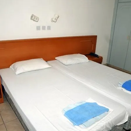 Debbiexenia Hotel Apartments Annex Protaras Extérieur photo